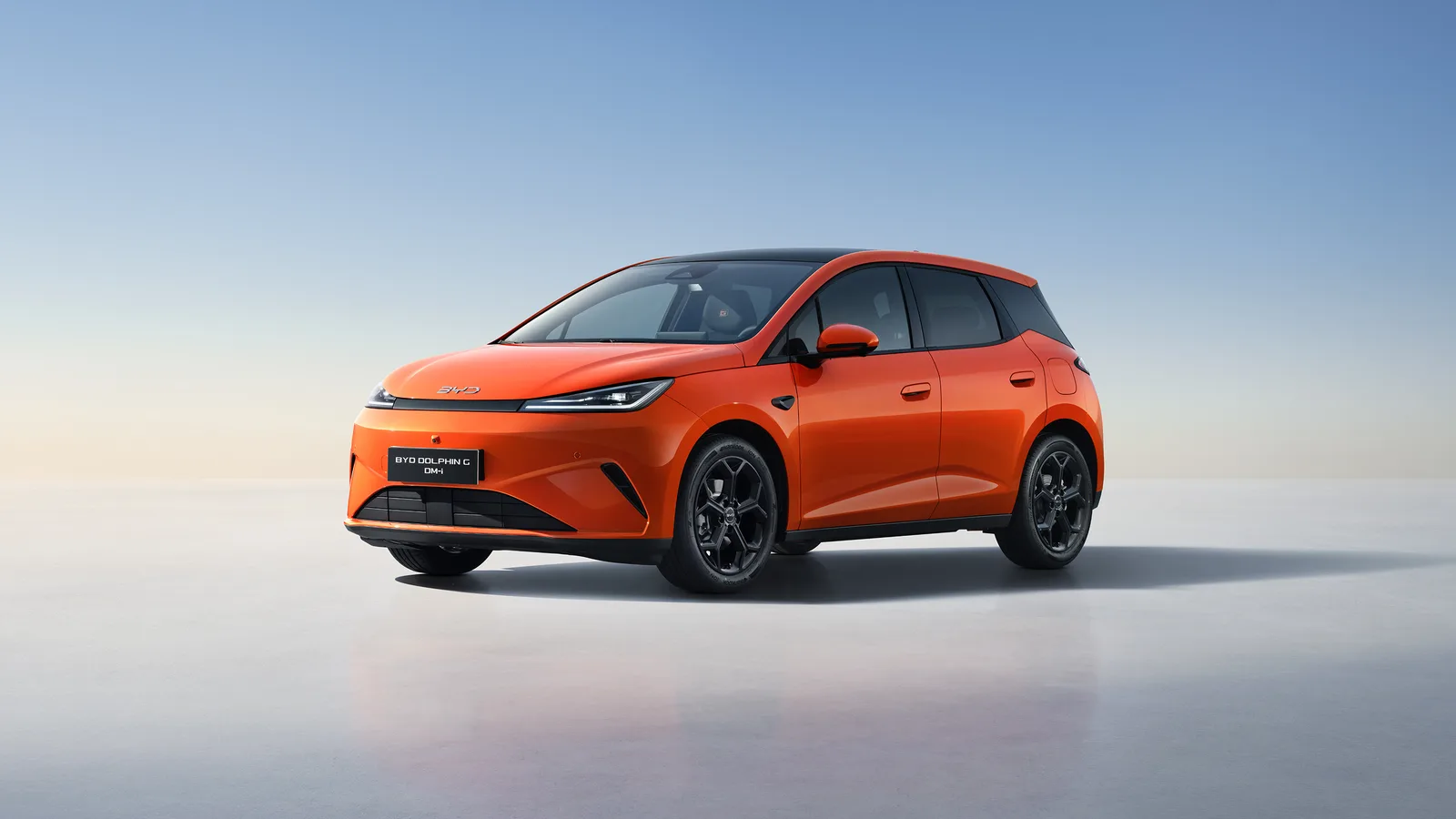 BYD Dolphin G DM-i: l'ibrida plug-in compatta in vendita da 24.790 € (fino a 105 km elettrici)